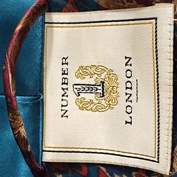 Vintage Elegant Print Satin Robe with Rich Dark Teal Green Accents - Picture 5 of 9